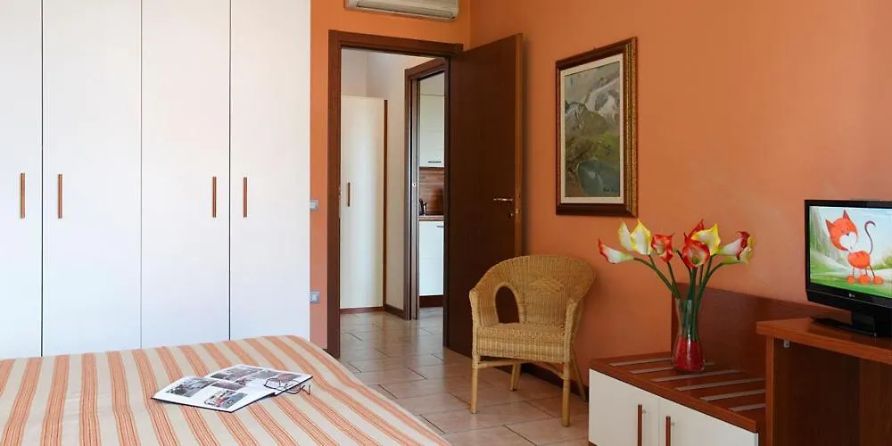 Residence Spiaggia D'Oro Desenzano del Garda 3*,