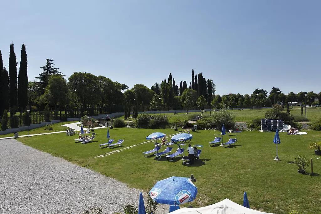 Aparthotel Residence Spiaggia D'Oro Desenzano del Garda